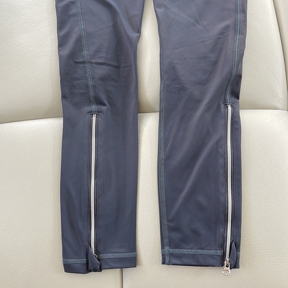 Victoria’s Secret Sport gray leggings size Small - Picture 5 of 6